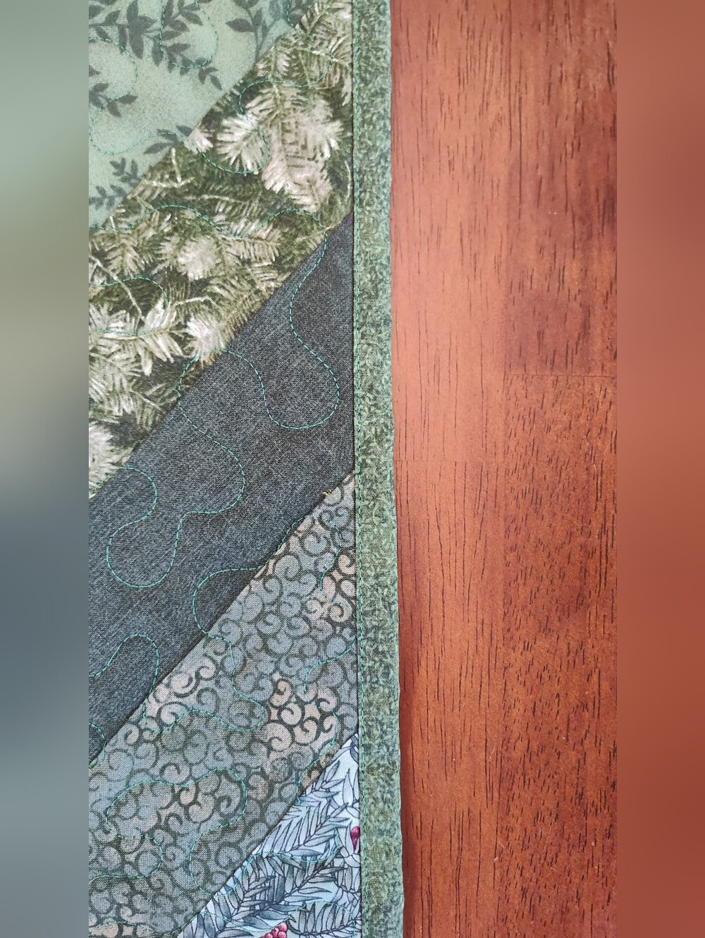 Cardinal Forest! NEW HANDMADE Quilted Table Runner -  12" X 46" - Picture 9 of 10